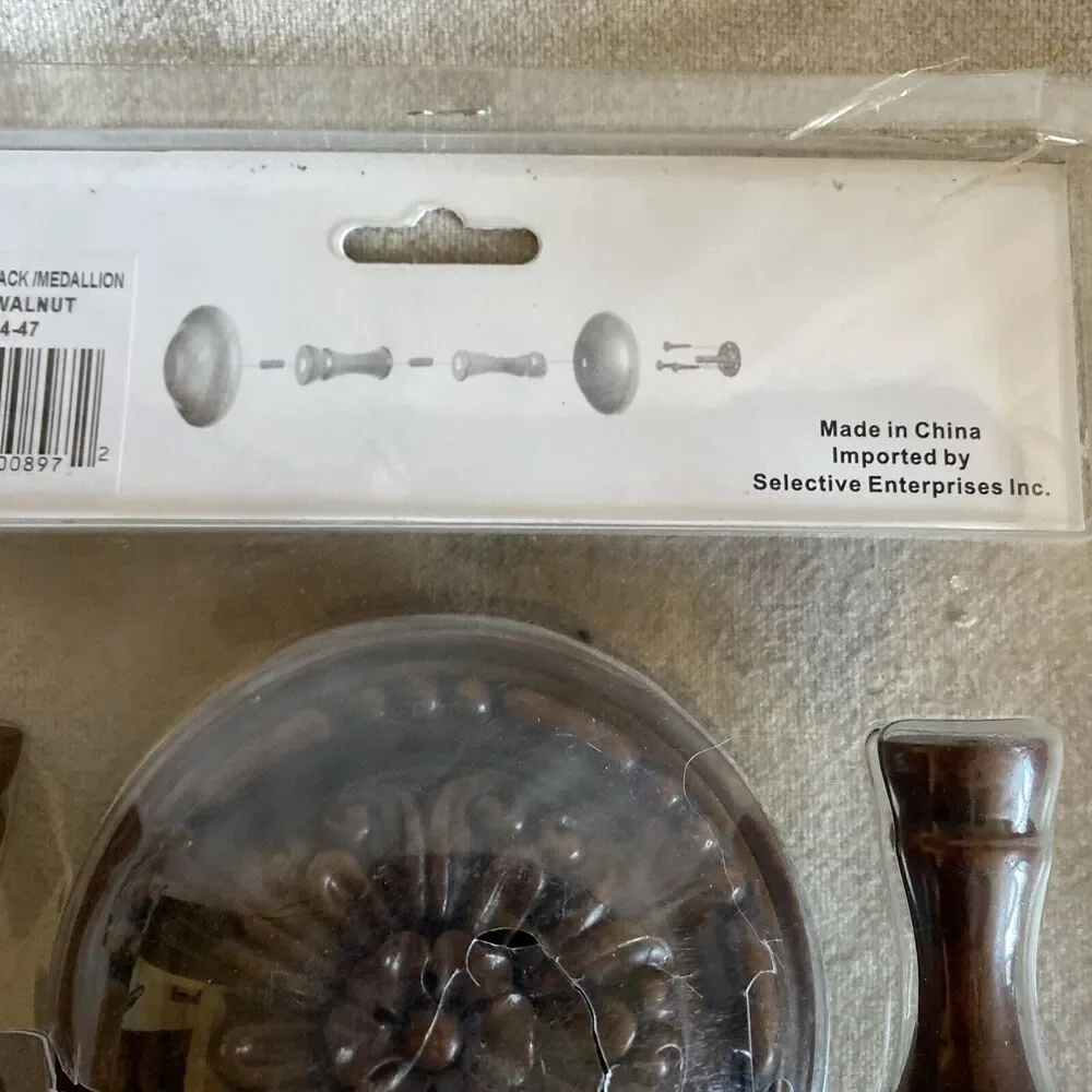 1 Pair Holdback / Medallion (2